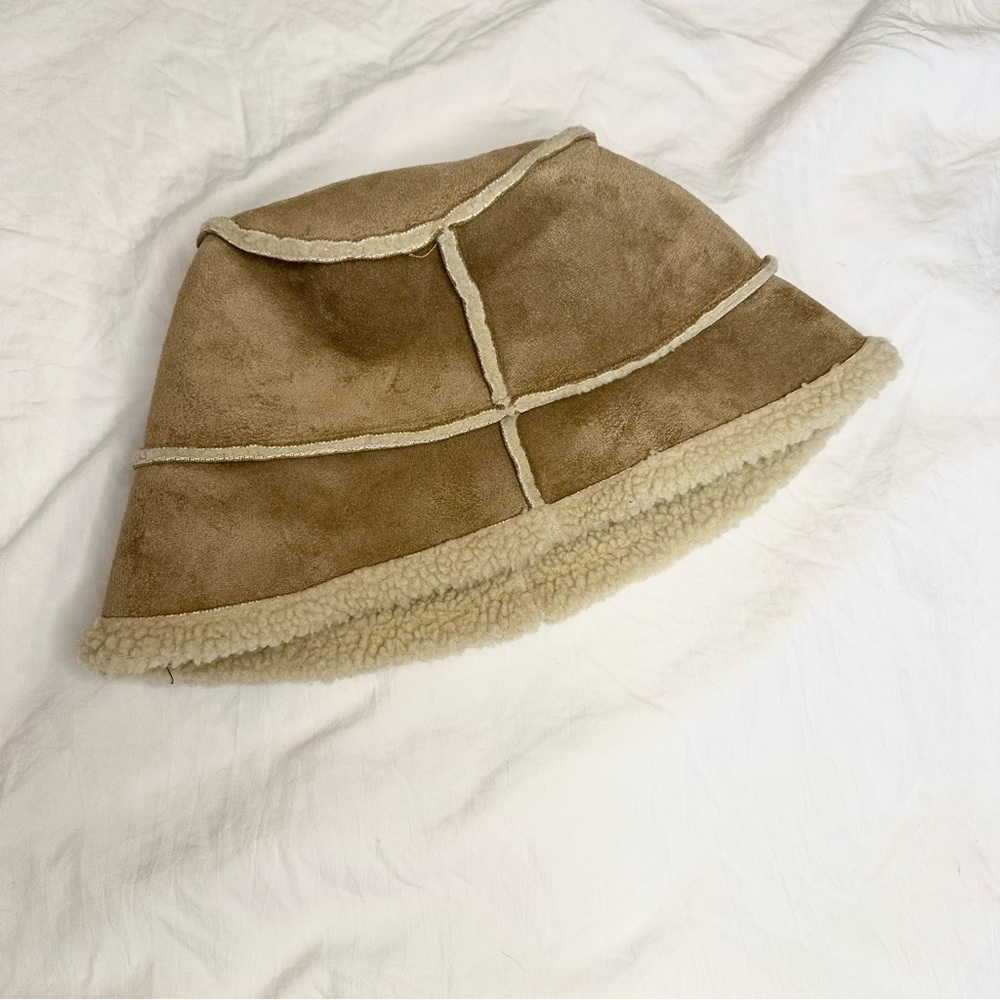 Sherpa bucket hat